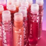 Essence extreme shine volume Lipgloss 13 Glazed berry.