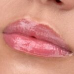 Essence what the fake! EXTREME PLUMPING LIP FILLER& Lipgloss ( Translucent Pearly Fresh).