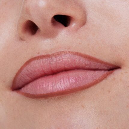 Essence 8H Matte Comfort Lipliner 01 Cinnamon Spice.